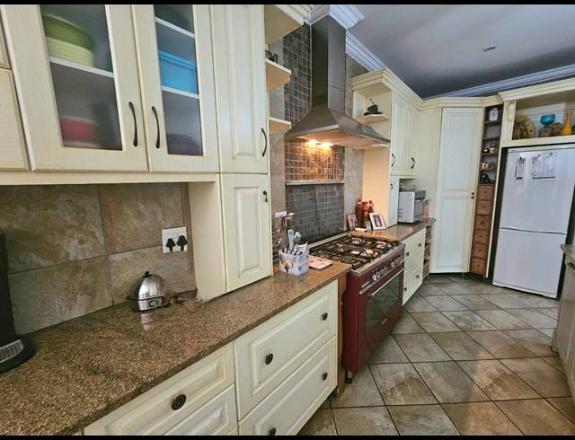 3 BEDROOM EQUESTRIAN PROPERTY FOR SALE IN KNOPJESLAAGTE